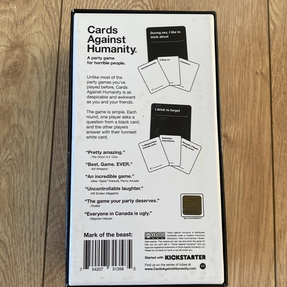 Cards Against Humanity CA Edition - Picture 5 of 5
